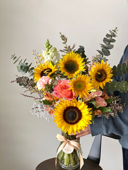 Seasonal Bunch in Vase_ Sunflower Bunch