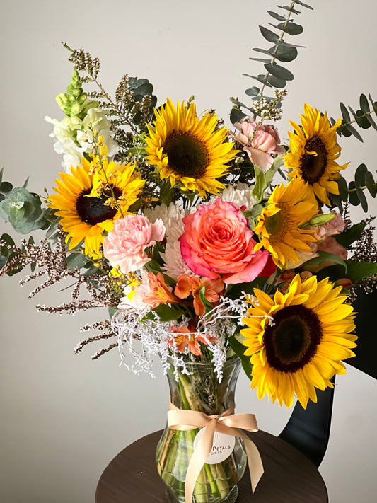 Seasonal Bunch in Vase_ Sunflower Bunch